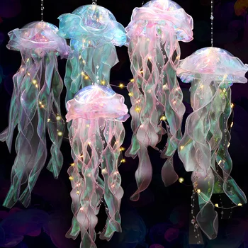 1БР парти в Океана, Декоративен фенер под формата на Медуза 