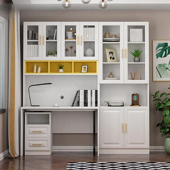 В кабинета може да се върти етажерка за книги, бюро, малък блок, на специална етажерка за книги, кухненски кът бюро за компютър