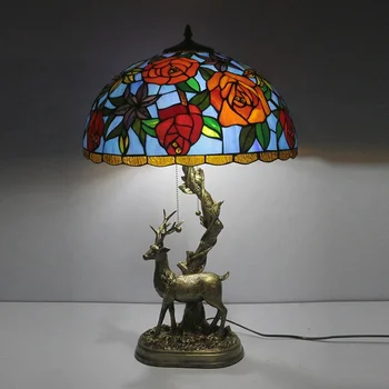 LongHuiJing Американската настолна лампа Бронзовата лампа от витражного стъкло в ретро стил Тифани Настолни лампи с основа под формата на елен от смола