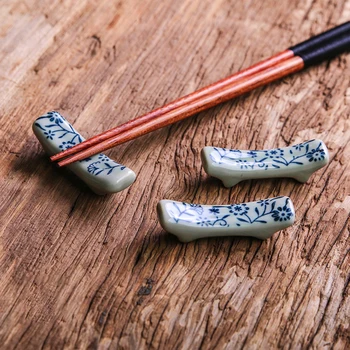 Керамика с японската ръчно рисувани, характерен за употреба за пръчици за хранене, семеен маса за хотели, вилица, лъжица, нож, чиято декоративна украса