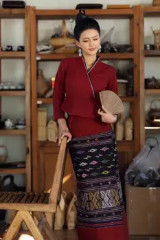 Характерна етническа дрехи на китайския народ дай