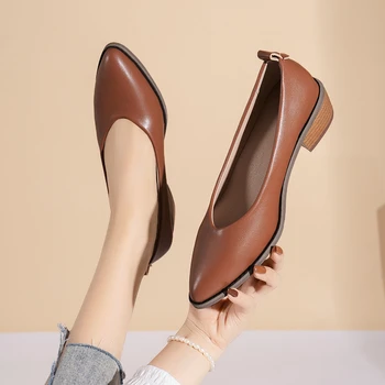Прости тънки дамски обувки за пролетта и есента 2023 г., Нови Остроносые Обувки от мека кожа с фин Пръсти, Универсални дамски обувки на висок ток